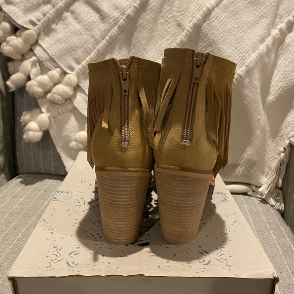 NIB MUSSE & Cloud fringe peeptoes - Picture 4 of 4